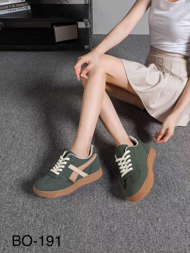 Buty sportowe damskie Roz 36-41/ 12 par